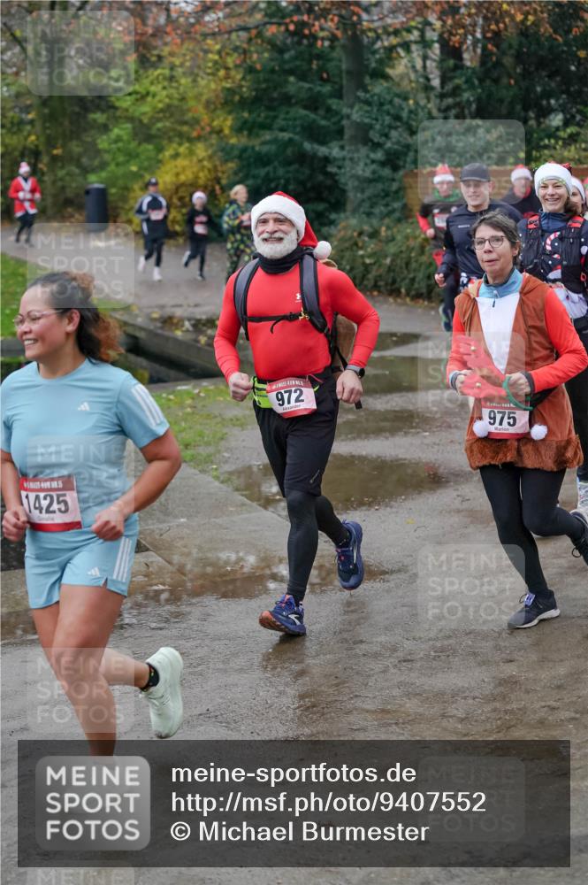 07.12.2025 - St. Pauli X-Mass-Run No. 15 Michael Burmester http://msf.ph/oto/9407552 07.12.2025 09:42:04 Laufen 1425, 972, 975 meine-sportfotos.de