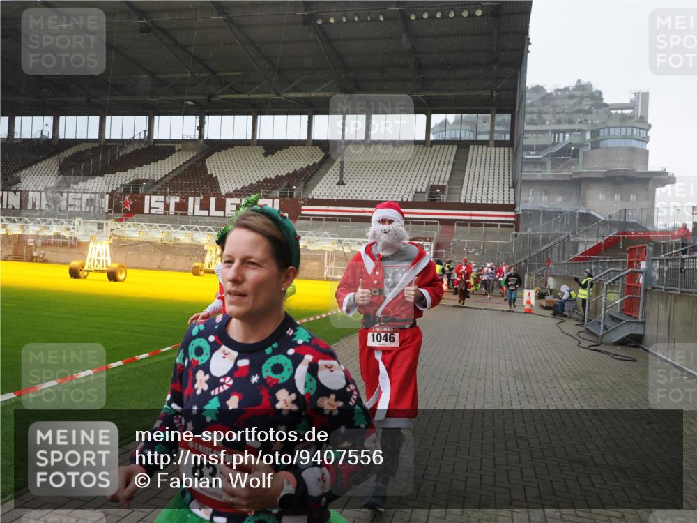07.12.2025 - St. Pauli X-Mass-Run No. 15 Fabian Wolf http://msf.ph/oto/9407556 07.12.2025 11:05:41 Ziel 199, 831, 932, 1046, 1049, 1092, 1196, 1840, 1841, 2006, 2254, 2884 meine-sportfotos.de