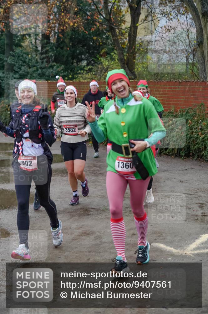 07.12.2025 - St. Pauli X-Mass-Run No. 15 Michael Burmester http://msf.ph/oto/9407561 07.12.2025 09:42:04 Laufen 802, 2861, 3582, 1360 meine-sportfotos.de