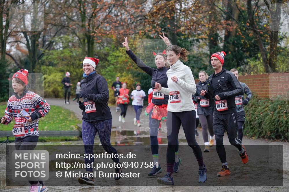 07.12.2025 - St. Pauli X-Mass-Run No. 15 Michael Burmester http://msf.ph/oto/9407581 07.12.2025 11:25:01 Laufen 3914, 3010, 3676, 2798, 3210, 3672, 928 meine-sportfotos.de