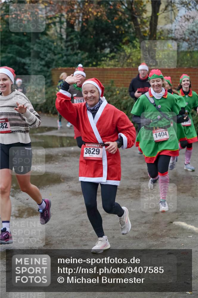 07.12.2025 - St. Pauli X-Mass-Run No. 15 Michael Burmester http://msf.ph/oto/9407585 07.12.2025 09:42:06 Laufen 82, 2861, 15, 3629, 1404 meine-sportfotos.de