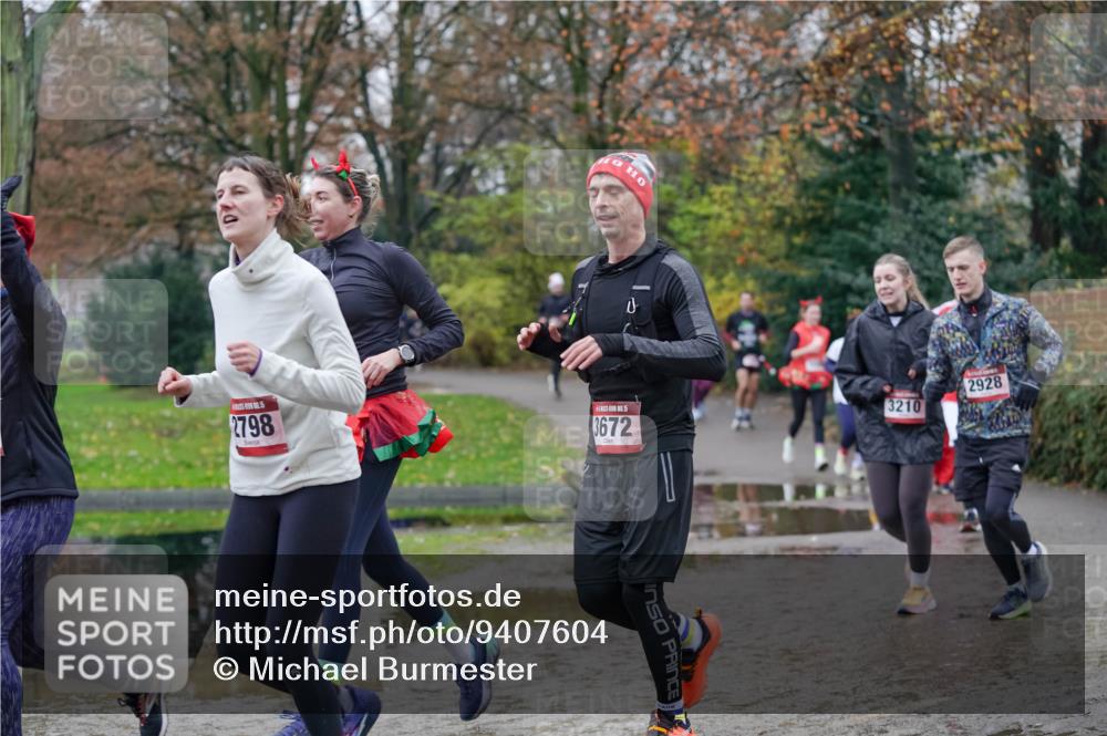 07.12.2025 - St. Pauli X-Mass-Run No. 15 Michael Burmester http://msf.ph/oto/9407604 07.12.2025 11:25:02 Laufen 2798, 3672, 3210, 2928 meine-sportfotos.de