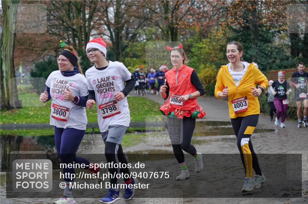 07.12.2025 - St. Pauli X-Mass-Run No. 15 Michael Burmester http://msf.ph/oto/9407675 07.12.2025 11:25:09 Laufen 3800, 15, 3798, 30864, 4003, 25, 4, 2548 meine-sportfotos.de