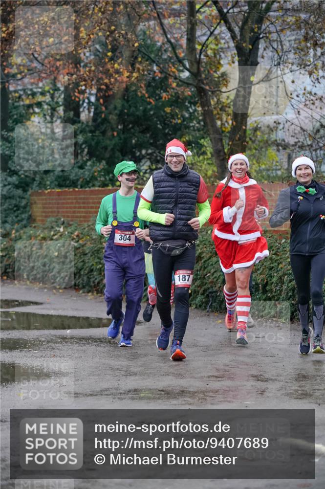 07.12.2025 - St. Pauli X-Mass-Run No. 15 Michael Burmester http://msf.ph/oto/9407689 07.12.2025 09:42:20 Laufen 304, 187 meine-sportfotos.de