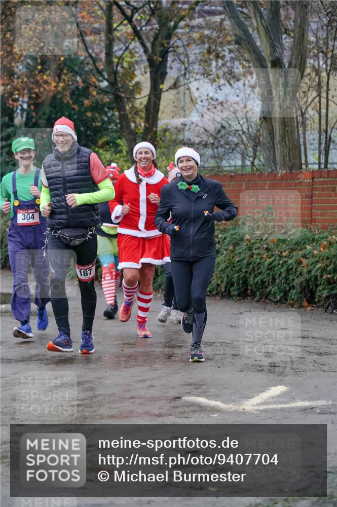 07.12.2025 - St. Pauli X-Mass-Run No. 15 Michael Burmester http://msf.ph/oto/9407704 07.12.2025 09:42:21 Laufen 304, 187 meine-sportfotos.de