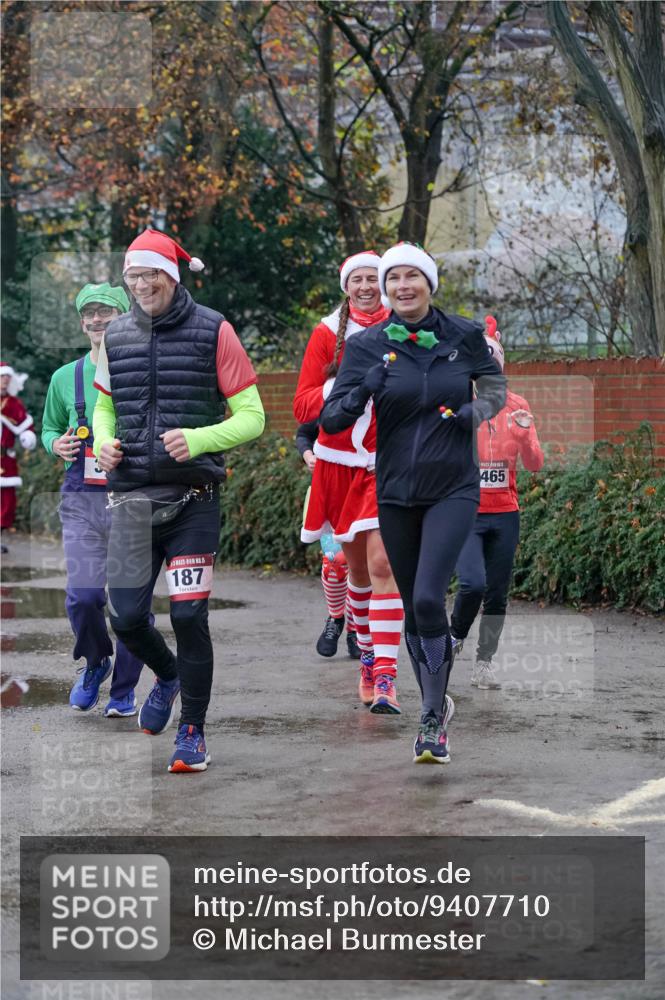 07.12.2025 - St. Pauli X-Mass-Run No. 15 Michael Burmester http://msf.ph/oto/9407710 07.12.2025 09:42:21 Laufen 187, 465 meine-sportfotos.de