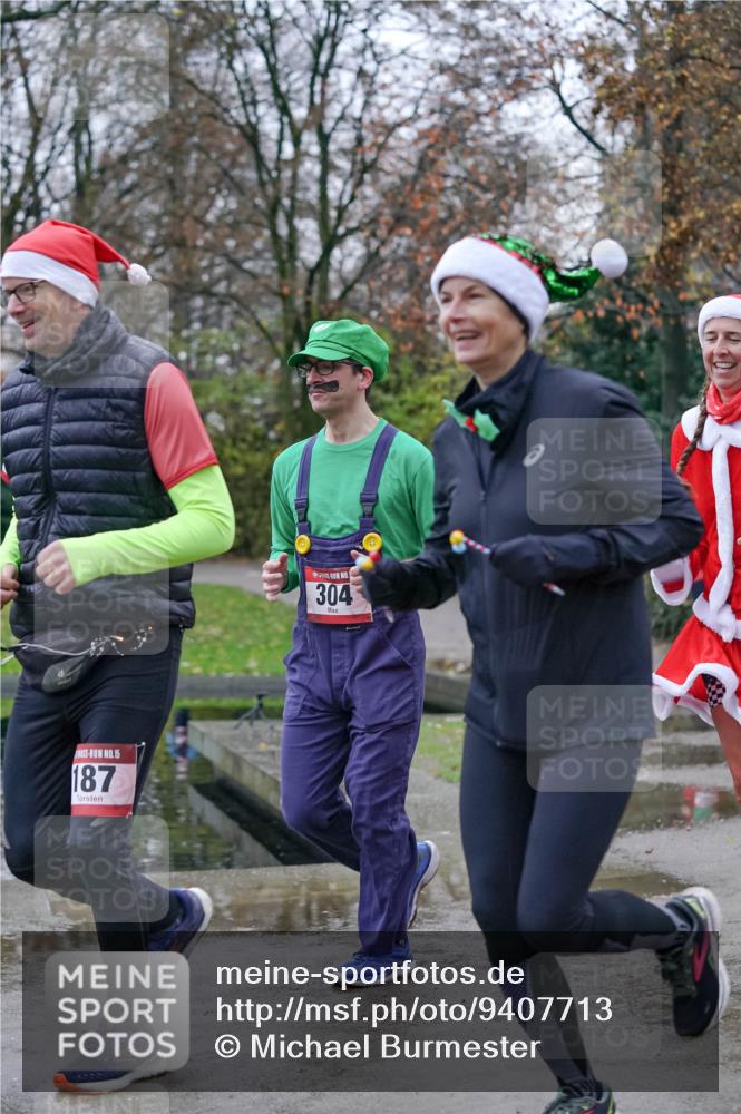 07.12.2025 - St. Pauli X-Mass-Run No. 15 Michael Burmester http://msf.ph/oto/9407713 07.12.2025 09:42:22 Laufen 15, 187, 304 meine-sportfotos.de