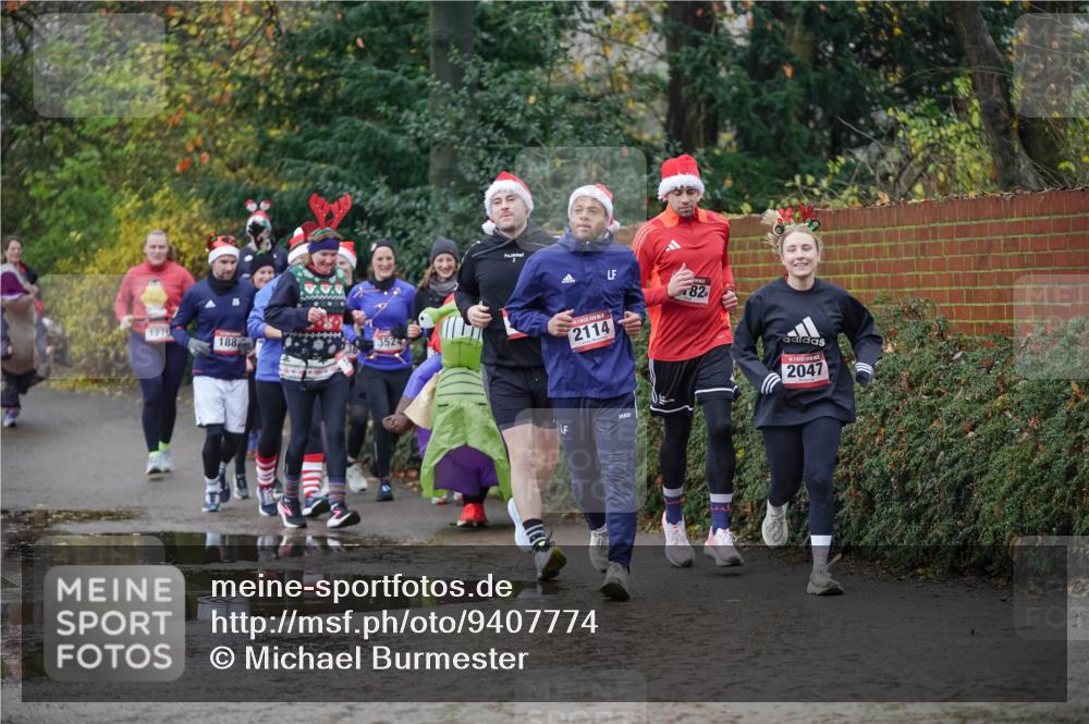 07.12.2025 - St. Pauli X-Mass-Run No. 15 Michael Burmester http://msf.ph/oto/9407774 07.12.2025 11:25:18 Laufen 1276, 188, 3, 5, 5, 3524, 2114, 82, 2047 meine-sportfotos.de