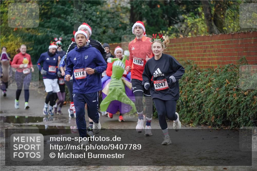 07.12.2025 - St. Pauli X-Mass-Run No. 15 Michael Burmester http://msf.ph/oto/9407789 07.12.2025 11:25:19 Laufen 1881, 2114, 2182, 2047 meine-sportfotos.de