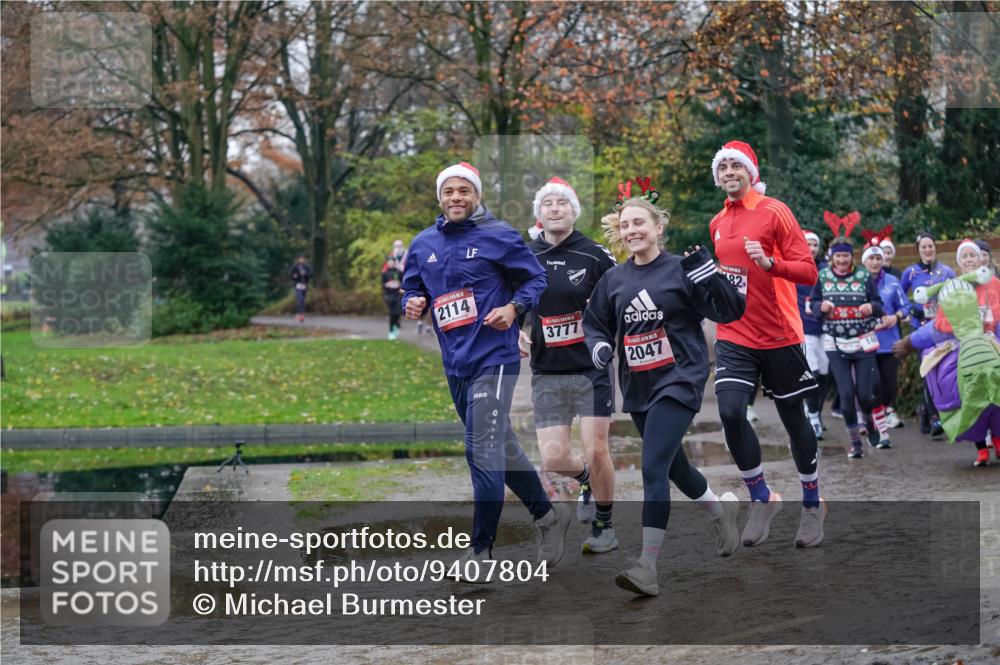 07.12.2025 - St. Pauli X-Mass-Run No. 15 Michael Burmester http://msf.ph/oto/9407804 07.12.2025 11:25:21 Laufen 2114, 3777, 2047, 82 meine-sportfotos.de