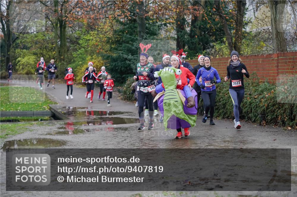 07.12.2025 - St. Pauli X-Mass-Run No. 15 Michael Burmester http://msf.ph/oto/9407819 07.12.2025 11:25:22 Laufen 146, 352, 3523 meine-sportfotos.de