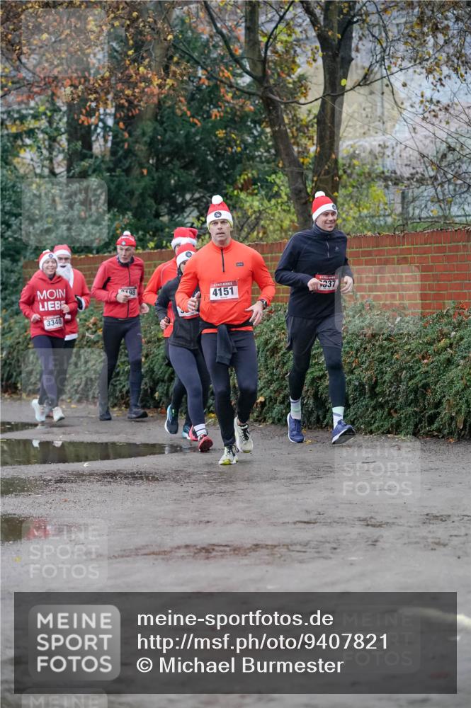 07.12.2025 - St. Pauli X-Mass-Run No. 15 Michael Burmester http://msf.ph/oto/9407821 07.12.2025 09:42:44 Laufen 198, 4151, 337, 3340 meine-sportfotos.de