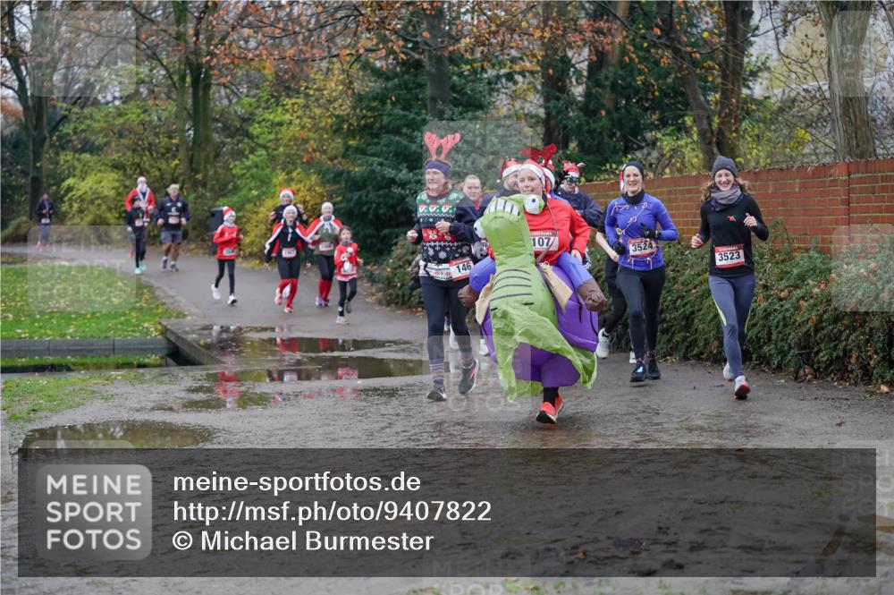07.12.2025 - St. Pauli X-Mass-Run No. 15 Michael Burmester http://msf.ph/oto/9407822 07.12.2025 11:25:22 Laufen 146, 107, 3524, 3523 meine-sportfotos.de