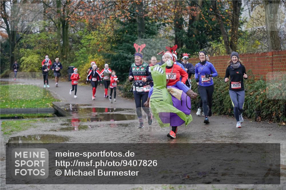 07.12.2025 - St. Pauli X-Mass-Run No. 15 Michael Burmester http://msf.ph/oto/9407826 07.12.2025 11:25:22 Laufen 146, 107, 3524, 3523 meine-sportfotos.de