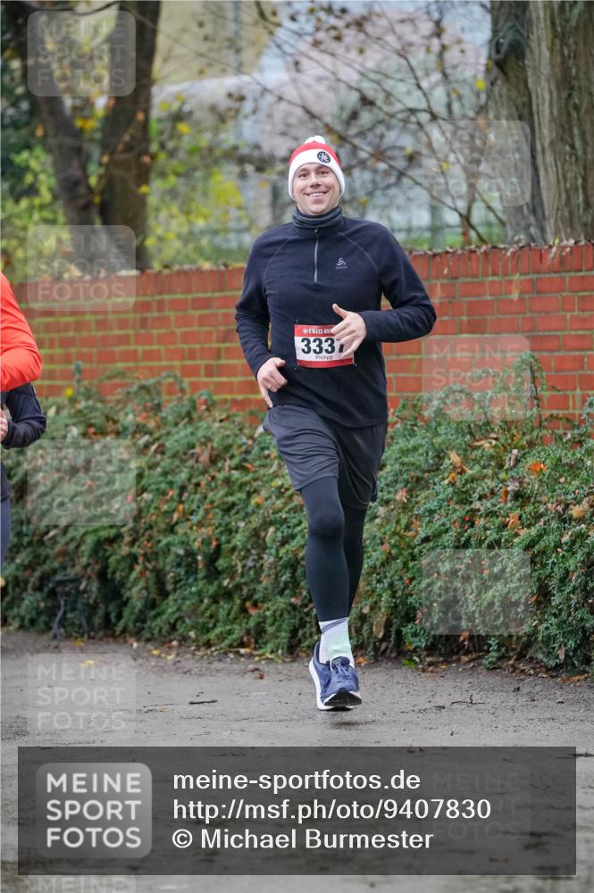 07.12.2025 - St. Pauli X-Mass-Run No. 15 Michael Burmester http://msf.ph/oto/9407830 07.12.2025 09:42:45 Laufen 3337 meine-sportfotos.de