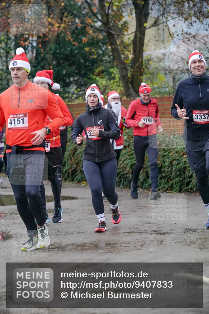 07.12.2025 - St. Pauli X-Mass-Run No. 15 Michael Burmester http://msf.ph/oto/9407833 07.12.2025 09:42:46 Laufen 15, 4151, 14015, 33, 3198, 15, 3337 meine-sportfotos.de