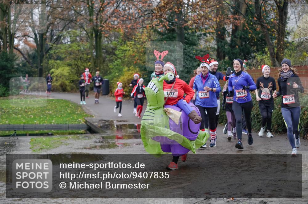 07.12.2025 - St. Pauli X-Mass-Run No. 15 Michael Burmester http://msf.ph/oto/9407835 07.12.2025 11:25:23 Laufen 107, 244, 1882, 3524, 2436, 3523 meine-sportfotos.de