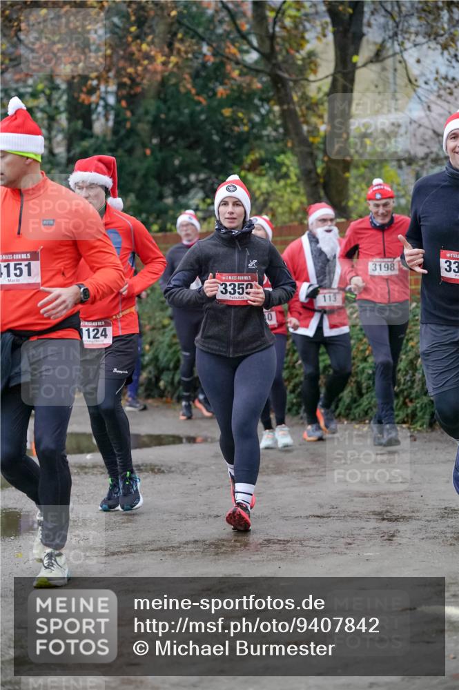 07.12.2025 - St. Pauli X-Mass-Run No. 15 Michael Burmester http://msf.ph/oto/9407842 07.12.2025 09:42:46 Laufen 15, 151, 15, 124, 15, 3350, 113, 3198, 33 meine-sportfotos.de