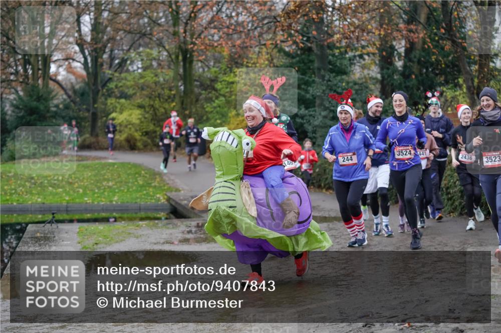 07.12.2025 - St. Pauli X-Mass-Run No. 15 Michael Burmester http://msf.ph/oto/9407843 07.12.2025 11:25:23 Laufen 146, 244, 3524441, 2436, 3523 meine-sportfotos.de