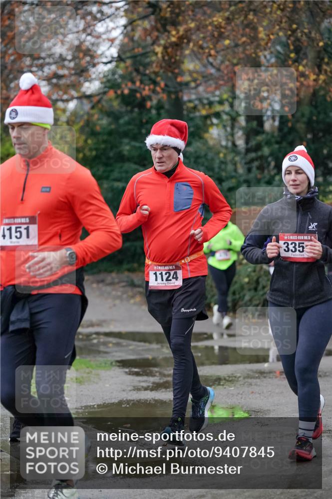07.12.2025 - St. Pauli X-Mass-Run No. 15 Michael Burmester http://msf.ph/oto/9407845 07.12.2025 09:42:47 Laufen 4151, 15, 1124, 15, 335 meine-sportfotos.de