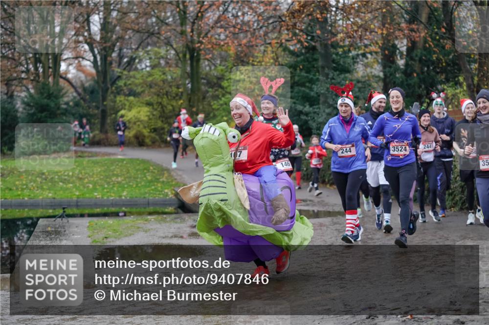07.12.2025 - St. Pauli X-Mass-Run No. 15 Michael Burmester http://msf.ph/oto/9407846 07.12.2025 11:25:23 Laufen 107, 244, 146, 3524, 2441, 35 meine-sportfotos.de