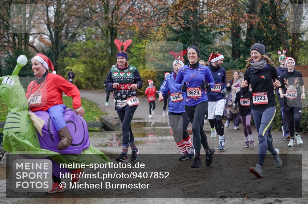 07.12.2025 - St. Pauli X-Mass-Run No. 15 Michael Burmester http://msf.ph/oto/9407852 07.12.2025 11:25:24 Laufen 507, 146, 244, 3524, 26, 1881, 1882, 3523, 2436 meine-sportfotos.de