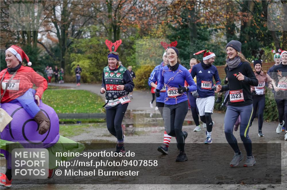 07.12.2025 - St. Pauli X-Mass-Run No. 15 Michael Burmester http://msf.ph/oto/9407858 07.12.2025 11:25:24 Laufen 107, 146, 3524, 1881, 3523, 2441, 2436 meine-sportfotos.de