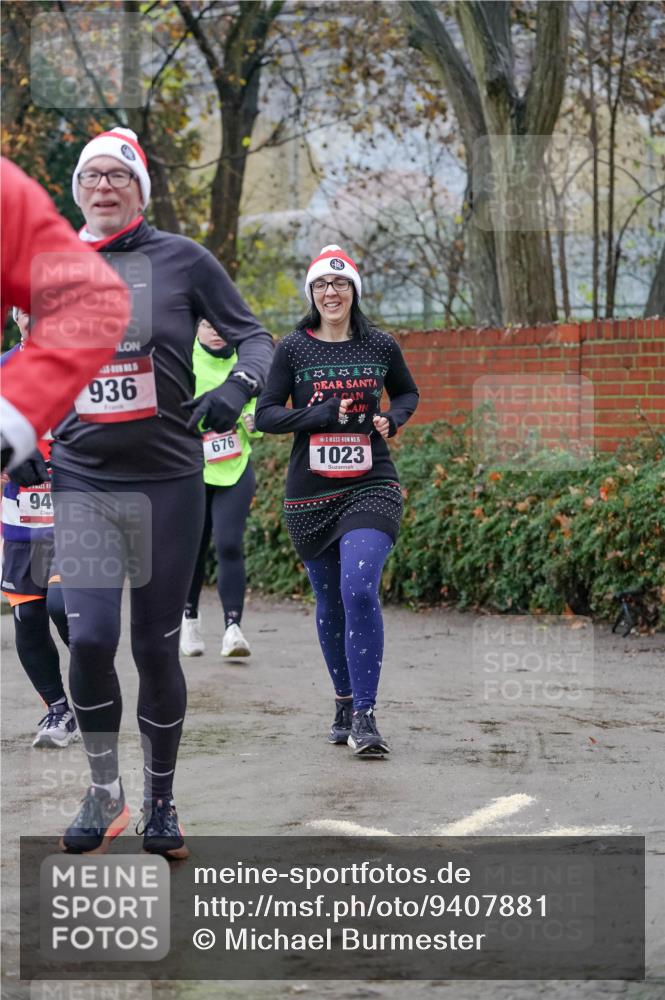 07.12.2025 - St. Pauli X-Mass-Run No. 15 Michael Burmester http://msf.ph/oto/9407881 07.12.2025 09:42:51 Laufen 94, 936, 144, 676, 15, 1023 meine-sportfotos.de