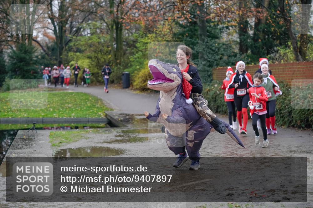 07.12.2025 - St. Pauli X-Mass-Run No. 15 Michael Burmester http://msf.ph/oto/9407897 07.12.2025 11:25:28 Laufen 1967, 3950, 56 meine-sportfotos.de