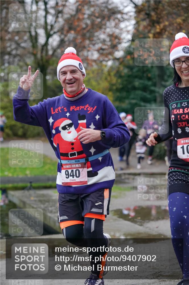 07.12.2025 - St. Pauli X-Mass-Run No. 15 Michael Burmester http://msf.ph/oto/9407902 07.12.2025 09:42:53 Laufen 15, 940, 10 meine-sportfotos.de