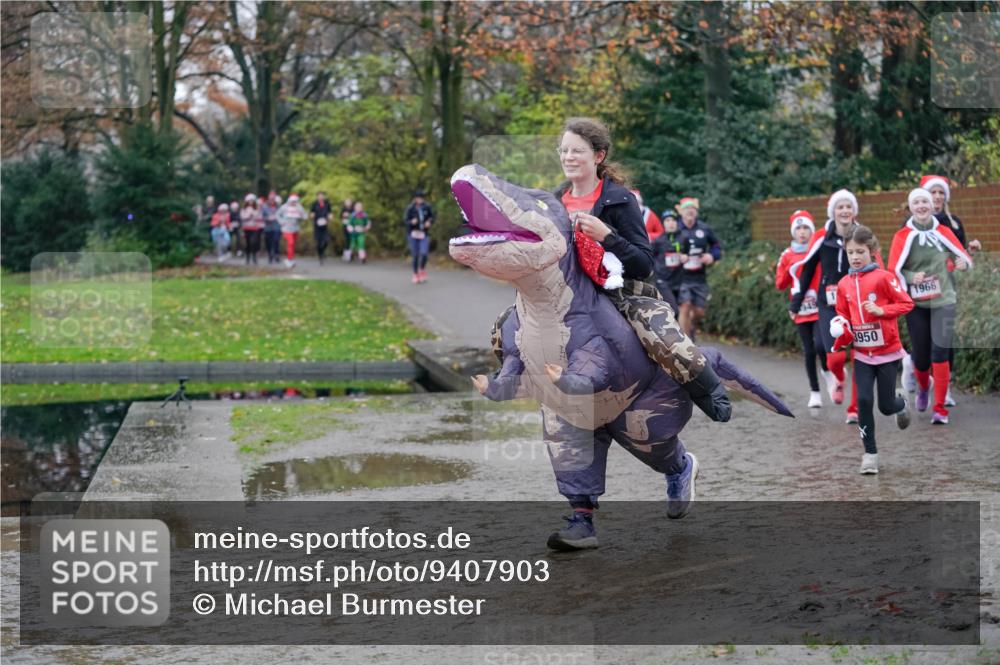 07.12.2025 - St. Pauli X-Mass-Run No. 15 Michael Burmester http://msf.ph/oto/9407903 07.12.2025 11:25:28 Laufen 3950, 1966 meine-sportfotos.de