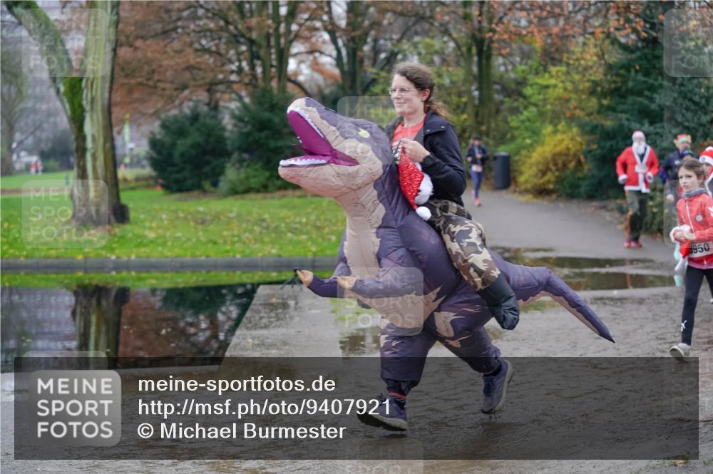 07.12.2025 - St. Pauli X-Mass-Run No. 15 Michael Burmester http://msf.ph/oto/9407921 07.12.2025 11:25:29 Laufen 3950 meine-sportfotos.de