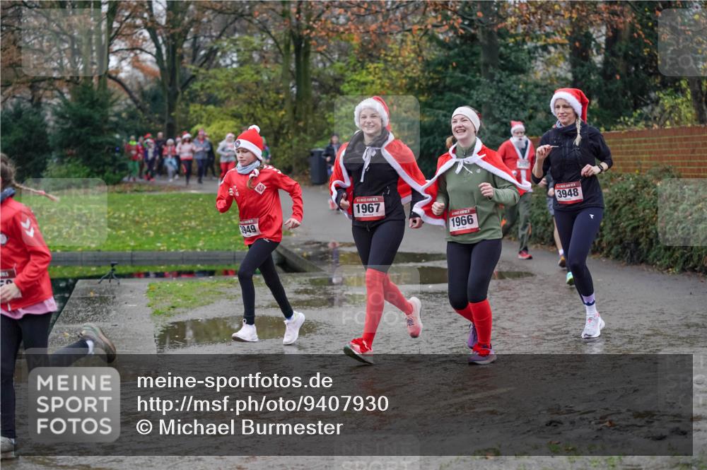 07.12.2025 - St. Pauli X-Mass-Run No. 15 Michael Burmester http://msf.ph/oto/9407930 07.12.2025 11:25:30 Laufen 3949, 1967, 1966, 3948 meine-sportfotos.de