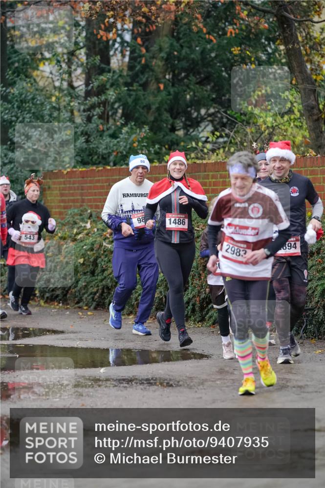 07.12.2025 - St. Pauli X-Mass-Run No. 15 Michael Burmester http://msf.ph/oto/9407935 07.12.2025 09:42:56 Laufen 543, 98, 1486, 2983, 694 meine-sportfotos.de