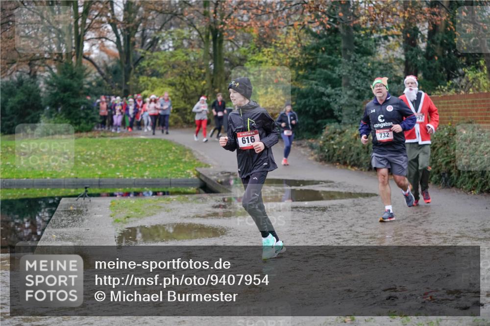 07.12.2025 - St. Pauli X-Mass-Run No. 15 Michael Burmester http://msf.ph/oto/9407954 07.12.2025 11:25:32 Laufen 616, 732, 97 meine-sportfotos.de