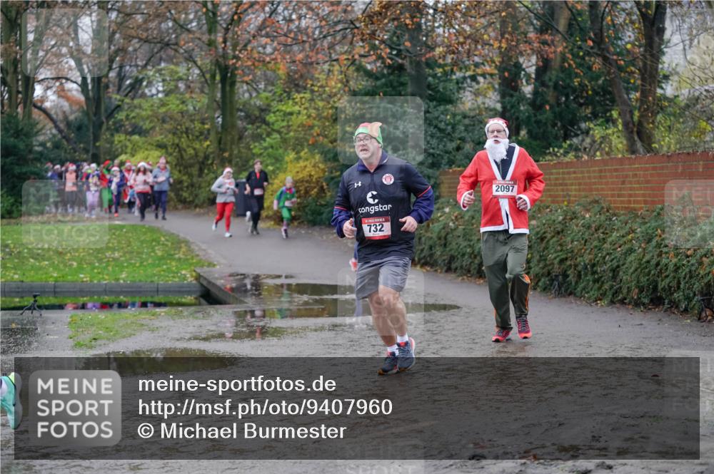 07.12.2025 - St. Pauli X-Mass-Run No. 15 Michael Burmester http://msf.ph/oto/9407960 07.12.2025 11:25:33 Laufen 732, 2097 meine-sportfotos.de