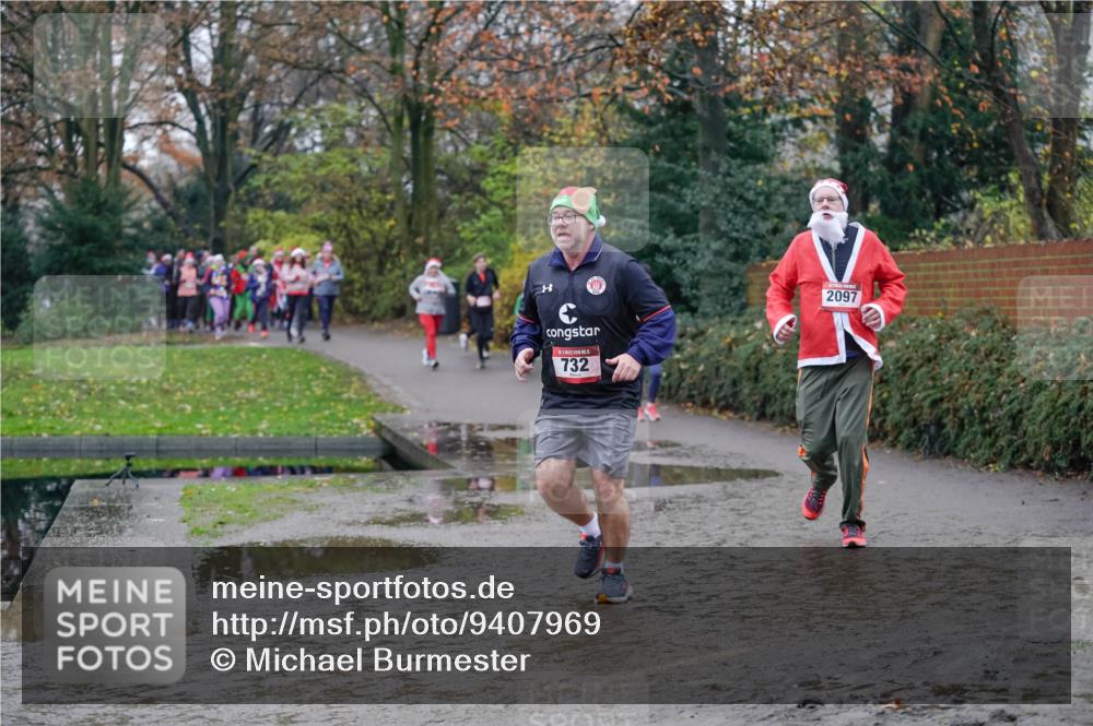 07.12.2025 - St. Pauli X-Mass-Run No. 15 Michael Burmester http://msf.ph/oto/9407969 07.12.2025 11:25:33 Laufen 732, 2097 meine-sportfotos.de