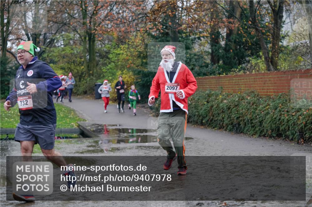 07.12.2025 - St. Pauli X-Mass-Run No. 15 Michael Burmester http://msf.ph/oto/9407978 07.12.2025 11:25:34 Laufen 732, 2097 meine-sportfotos.de