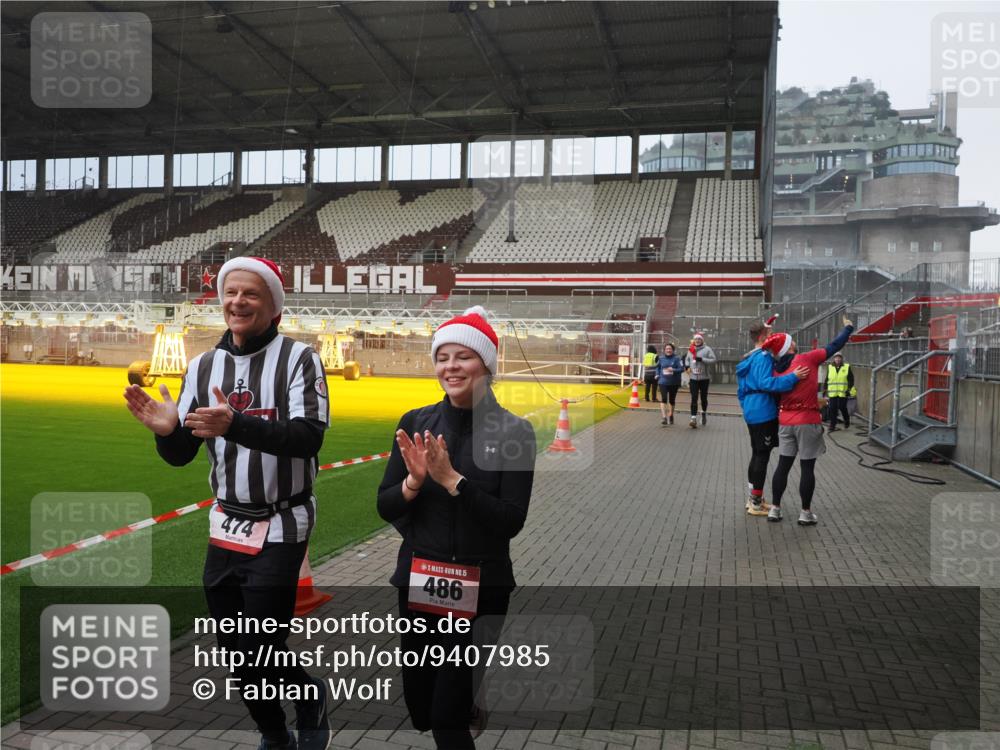 07.12.2025 - St. Pauli X-Mass-Run No. 15 Fabian Wolf http://msf.ph/oto/9407985 07.12.2025 11:06:22 Ziel 204, 414, 474, 486, 556, 1287, 1403, 1440, 1442, 4579, 4581 meine-sportfotos.de