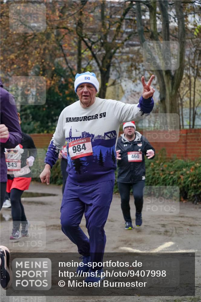 07.12.2025 - St. Pauli X-Mass-Run No. 15 Michael Burmester http://msf.ph/oto/9407998 07.12.2025 09:43:02 Laufen 543, 15, 984, 460 meine-sportfotos.de
