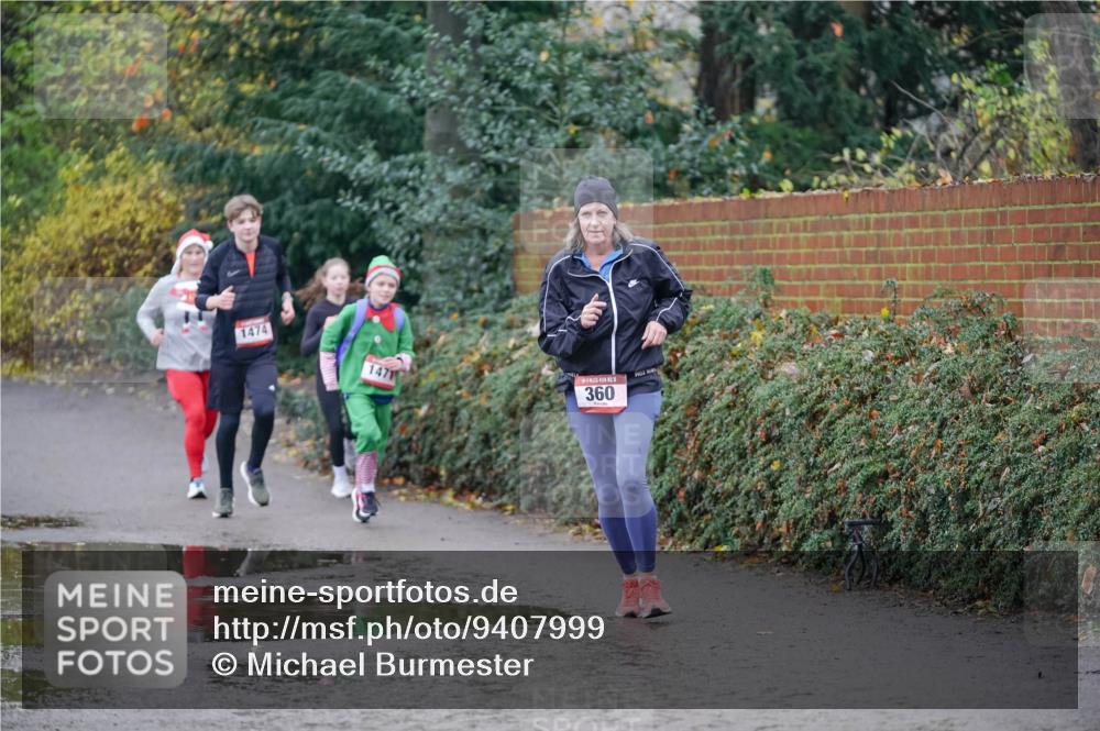 07.12.2025 - St. Pauli X-Mass-Run No. 15 Michael Burmester http://msf.ph/oto/9407999 07.12.2025 11:25:37 Laufen 1474, 1471, 360 meine-sportfotos.de
