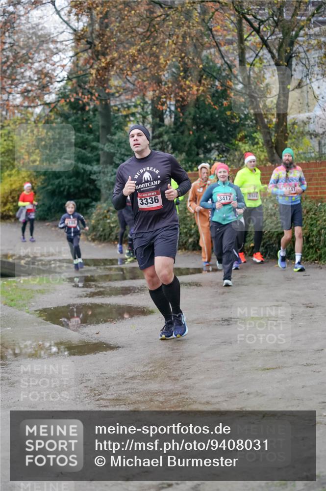 07.12.2025 - St. Pauli X-Mass-Run No. 15 Michael Burmester http://msf.ph/oto/9408031 07.12.2025 09:43:06 Laufen 15, 3336, 3417, 522 meine-sportfotos.de