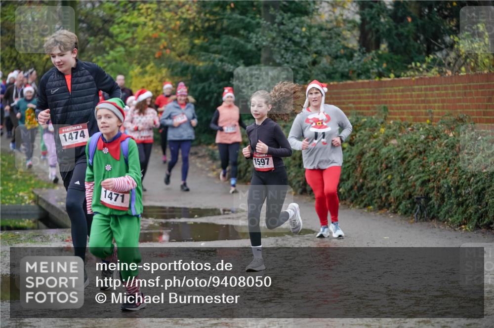 07.12.2025 - St. Pauli X-Mass-Run No. 15 Michael Burmester http://msf.ph/oto/9408050 07.12.2025 11:25:41 Laufen 1474, 1471, 1597 meine-sportfotos.de