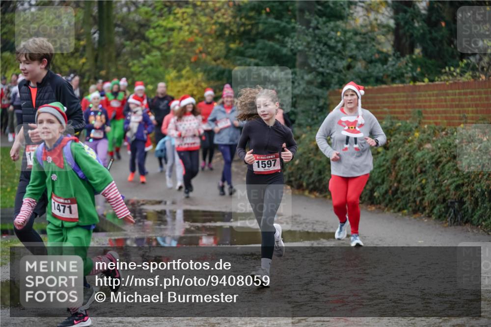 07.12.2025 - St. Pauli X-Mass-Run No. 15 Michael Burmester http://msf.ph/oto/9408059 07.12.2025 11:25:42 Laufen 1, 1471, 1597 meine-sportfotos.de