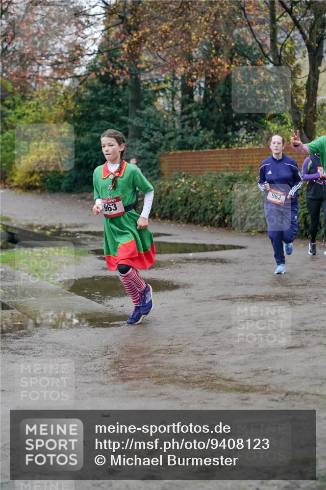 07.12.2025 - St. Pauli X-Mass-Run No. 15 Michael Burmester http://msf.ph/oto/9408123 07.12.2025 09:43:16 Laufen 963, 962 meine-sportfotos.de