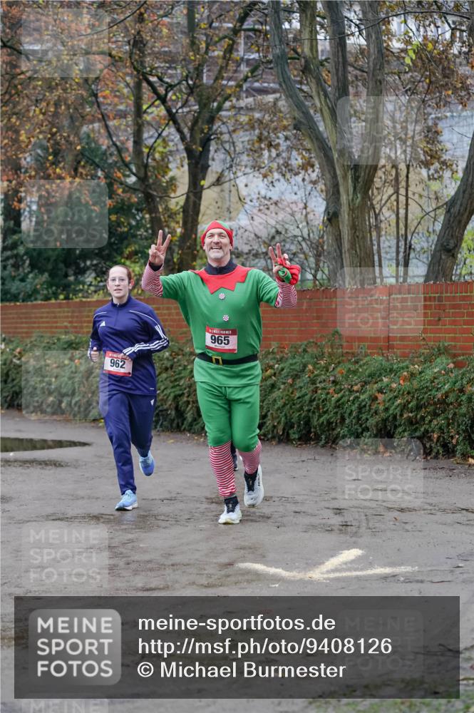07.12.2025 - St. Pauli X-Mass-Run No. 15 Michael Burmester http://msf.ph/oto/9408126 07.12.2025 09:43:17 Laufen 962, 965 meine-sportfotos.de