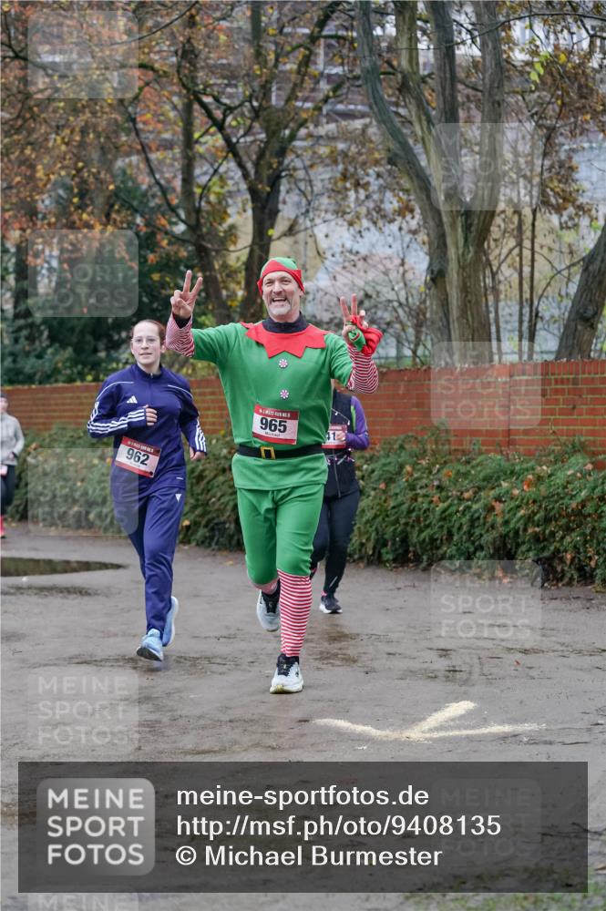 07.12.2025 - St. Pauli X-Mass-Run No. 15 Michael Burmester http://msf.ph/oto/9408135 07.12.2025 09:43:17 Laufen 962, 965, 41 meine-sportfotos.de