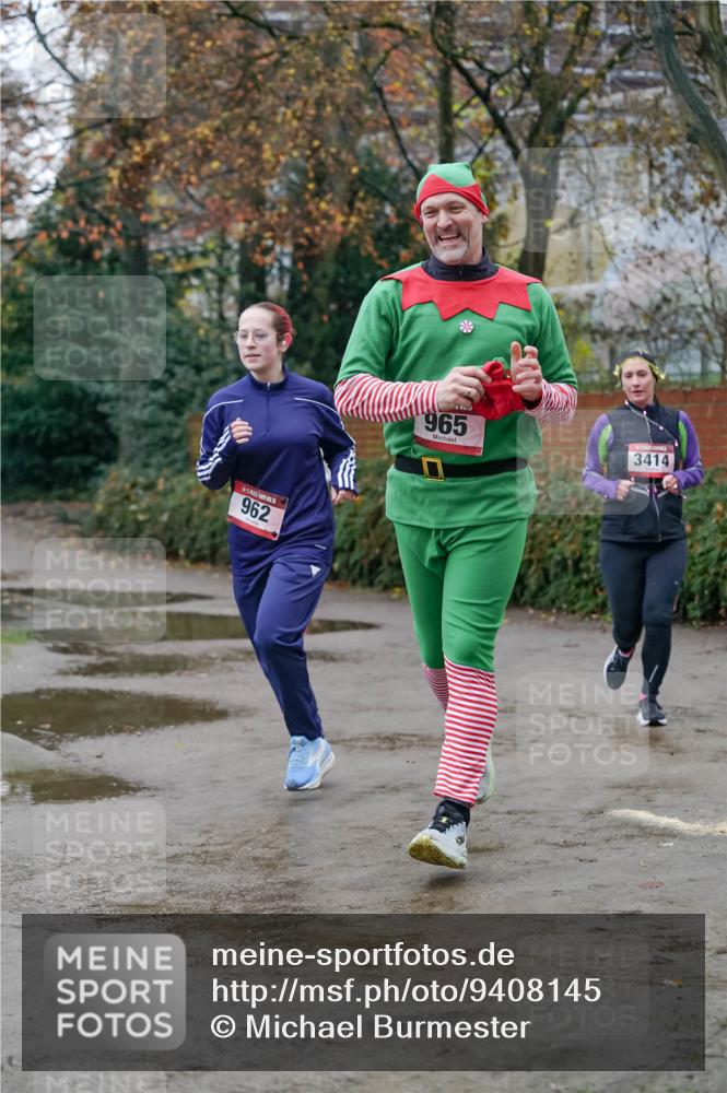 07.12.2025 - St. Pauli X-Mass-Run No. 15 Michael Burmester http://msf.ph/oto/9408145 07.12.2025 09:43:18 Laufen 962, 965, 3414 meine-sportfotos.de