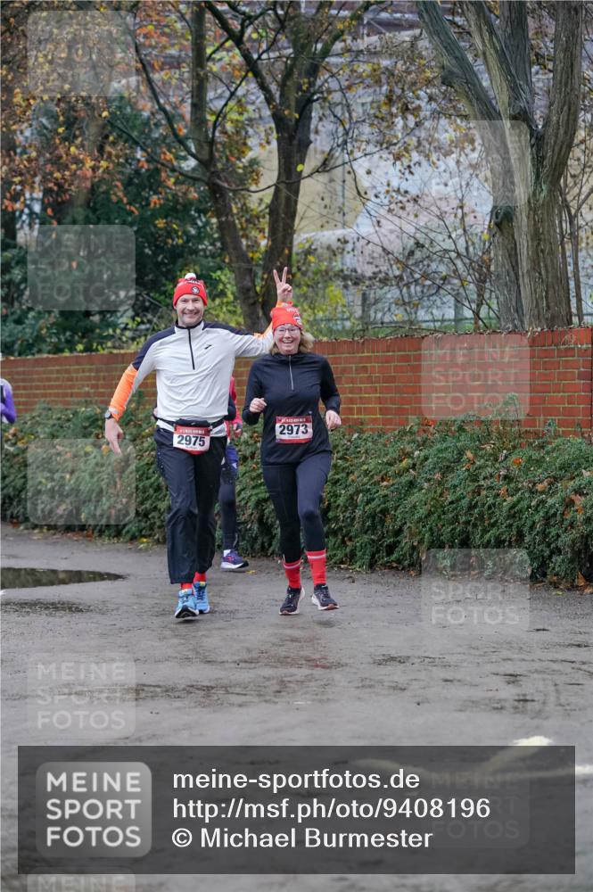 07.12.2025 - St. Pauli X-Mass-Run No. 15 Michael Burmester http://msf.ph/oto/9408196 07.12.2025 09:43:27 Laufen 2975, 2973 meine-sportfotos.de