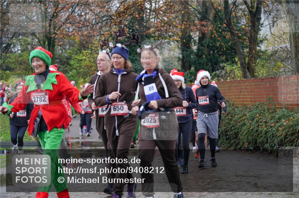 07.12.2025 - St. Pauli X-Mass-Run No. 15 Michael Burmester http://msf.ph/oto/9408212 07.12.2025 11:25:56 Laufen 3697, 2782, 6, 650, 644, 2025, 2346 meine-sportfotos.de